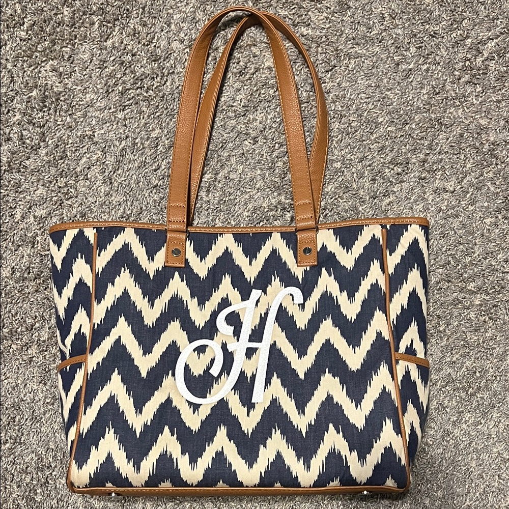 Thirty-One Chevron Patterned Tote Bag with Brown Accents